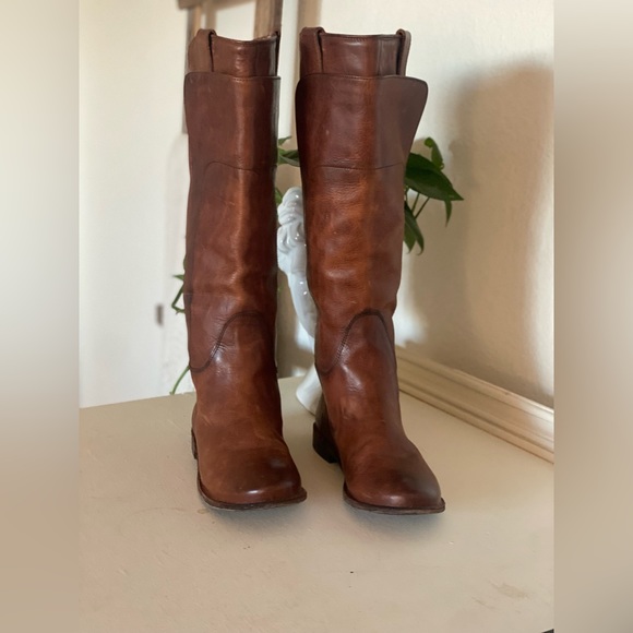 Frye Paige Tall Riding Boots pre owned still in
good condition - Picture 9 of 9